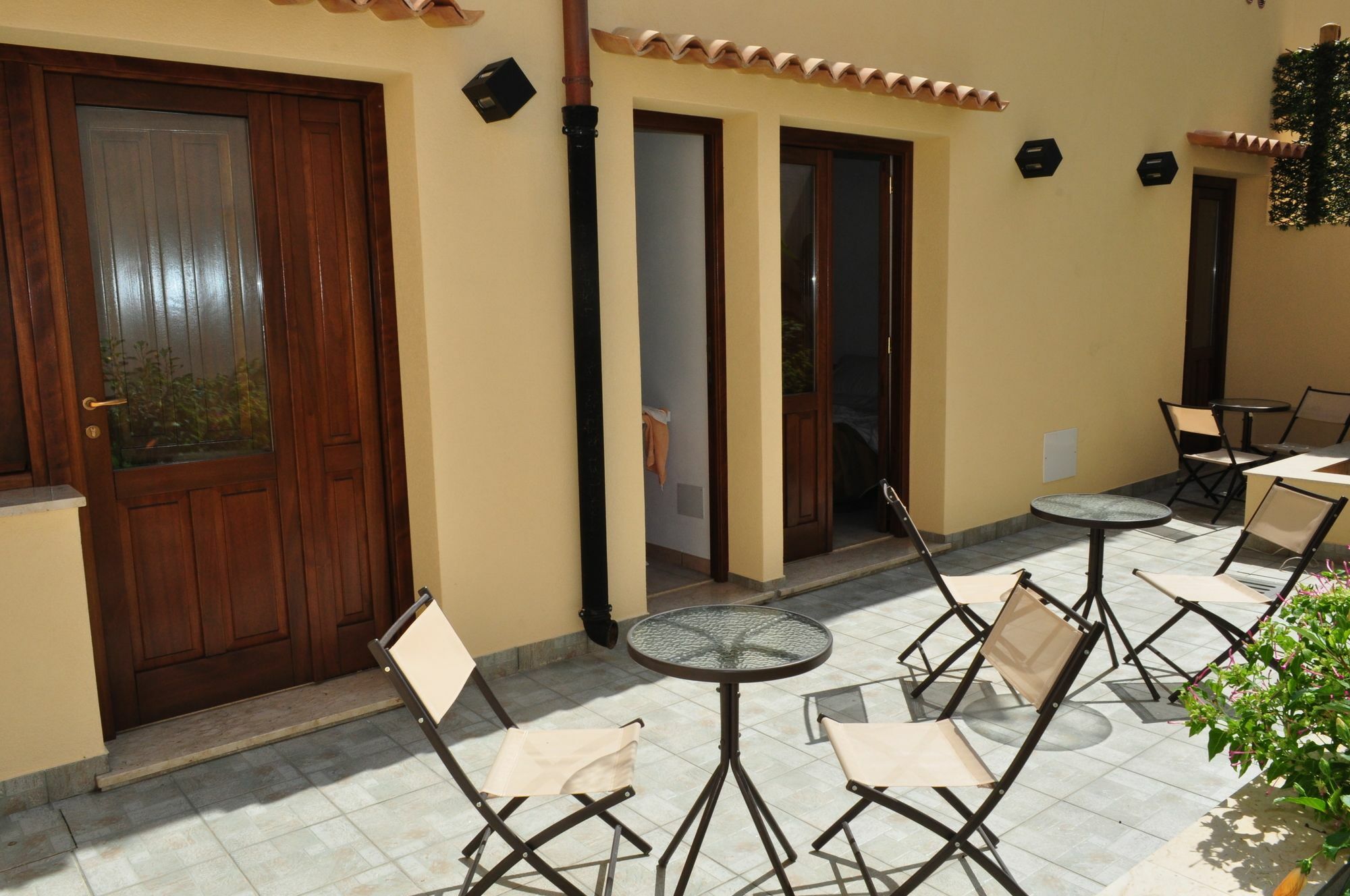 Rooms And Breakfast Zefiro San Vito Lo Capo Exterior photo